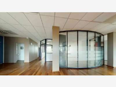 A louer bureaux 300m² rénovés R+1 à Lyon M6 