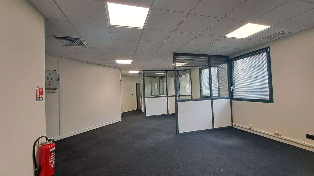 Bureaux 163m² à louer à Lyon secteur gare de Vaise