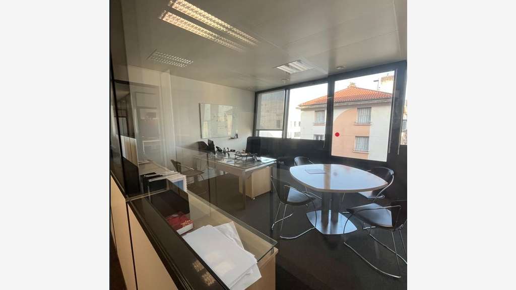 A louer bureaux R+4 coeur Part Dieu à Lyon