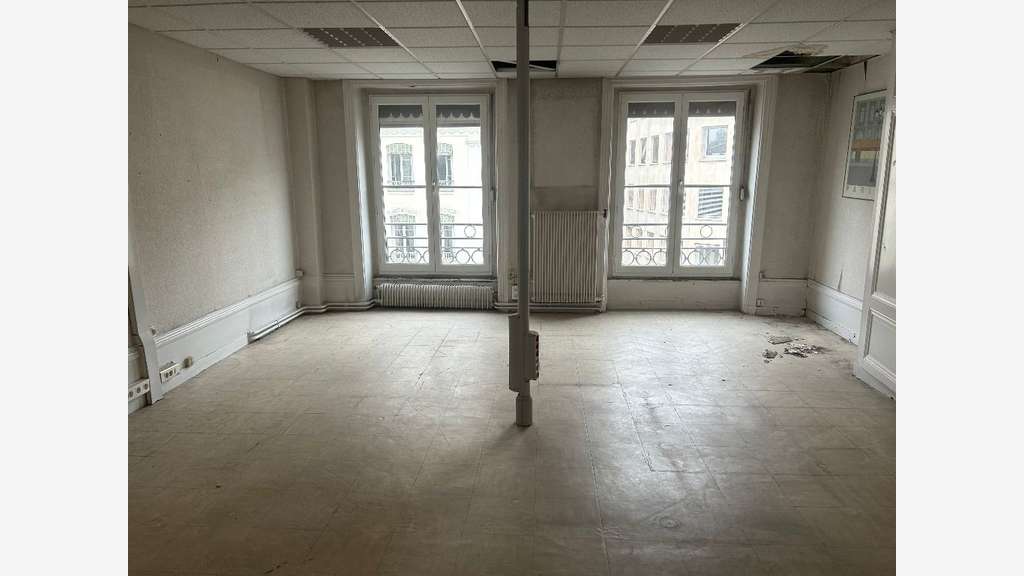 Loue bureaux à Lyon République place Bellecour