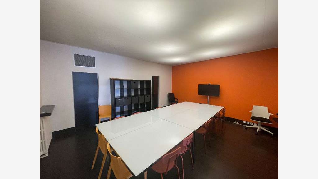 A louer local 242m² à Lyon 2e situé quai Gailleton