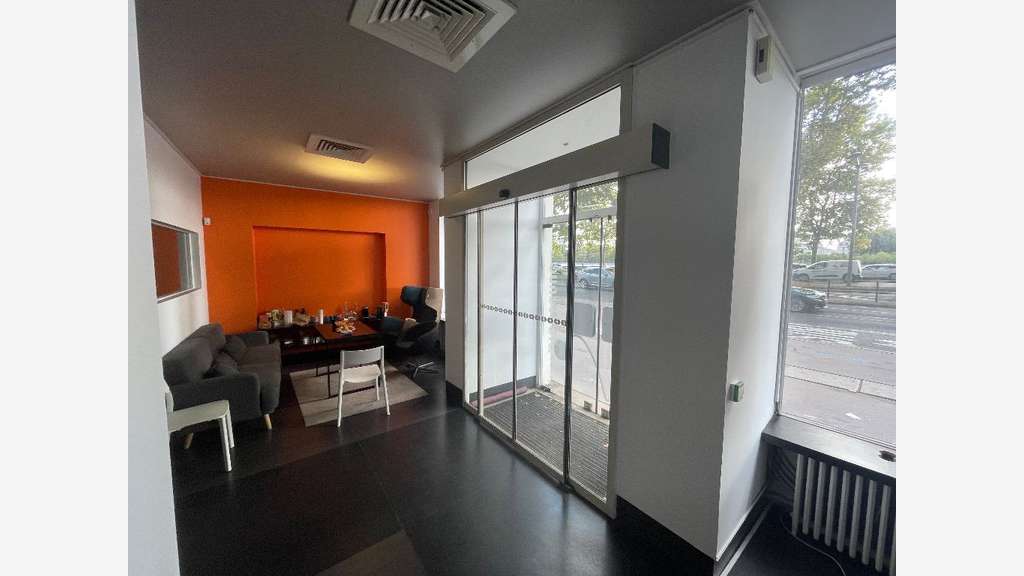 A louer local 242m² à Lyon 2e situé quai Gailleton