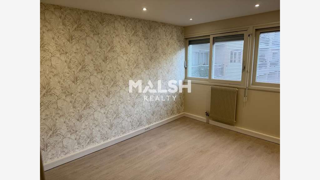 Bureaux 262m² 4 parkings à louer Lyon 6e Part-Dieu