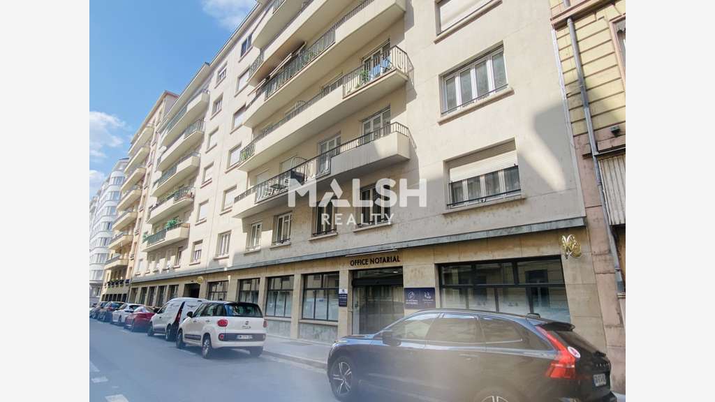 Bureau rénové à louer 136,50m² R+1 à Lyon 6e