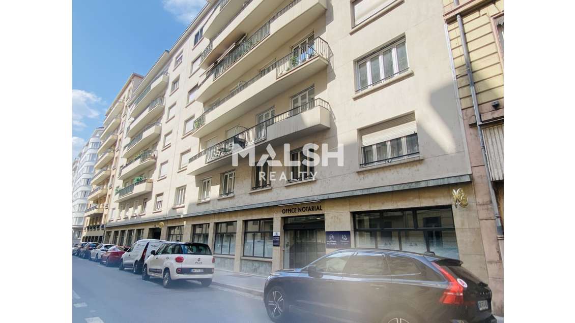 Bureau rénové à louer 136,50m² R+1 à Lyon 6e