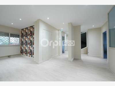 Bureaux à louer 265m² à Lyon 6e 
