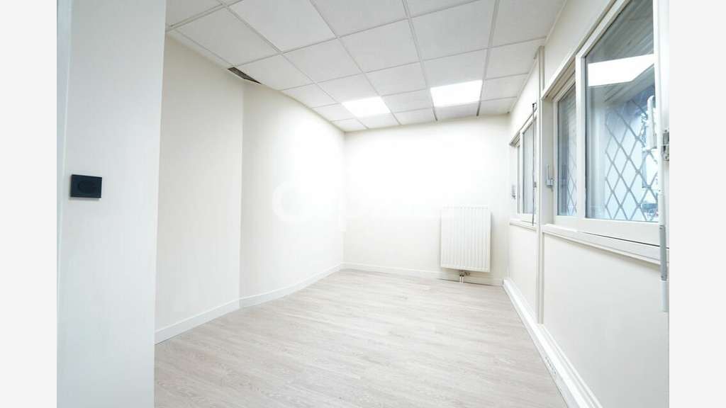 Bureaux à louer 265m² à Lyon 6e 
