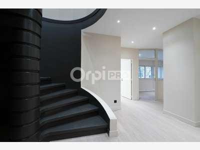 Bureaux à louer 265m² à Lyon 6e 
