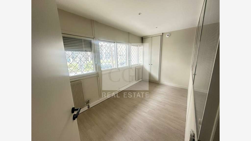 Bureaux climatisés 265m² à louer à Lyon 6e