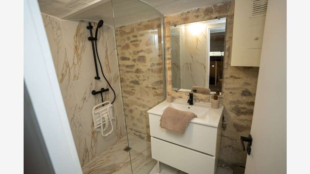 Magnifique local commercial 91m² à louer Lyon 6e