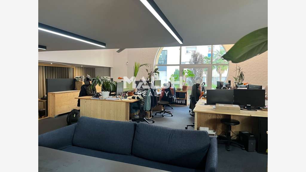 Bureaux 245m² non divisibles à louer à Lyon 6e