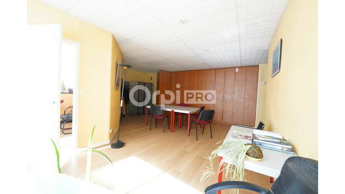 BUREAUX A LOUER - 80 m² - LYON 6