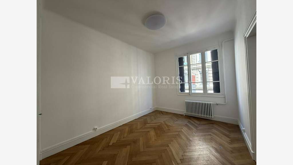 Bureaux de 43.20m² à louer au 1er étage à Lyon