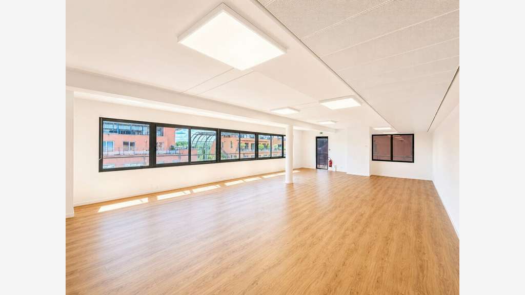 Bureaux 128m² à louer Lyon 6e Cité Internationale