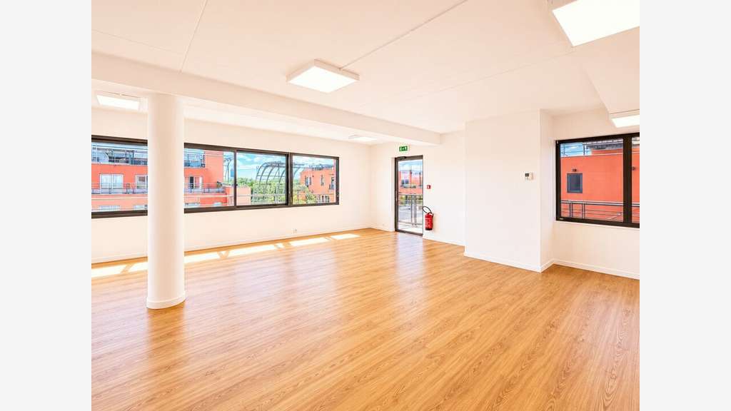 Bureaux 128m² à louer Lyon 6e Cité Internationale