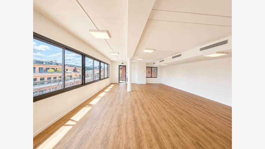 Bureaux 128m² à louer Lyon 6e Cité Internationale