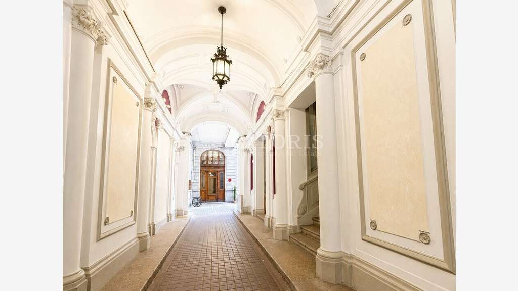 Local commercial de 225m² à louer à Lyon 69006