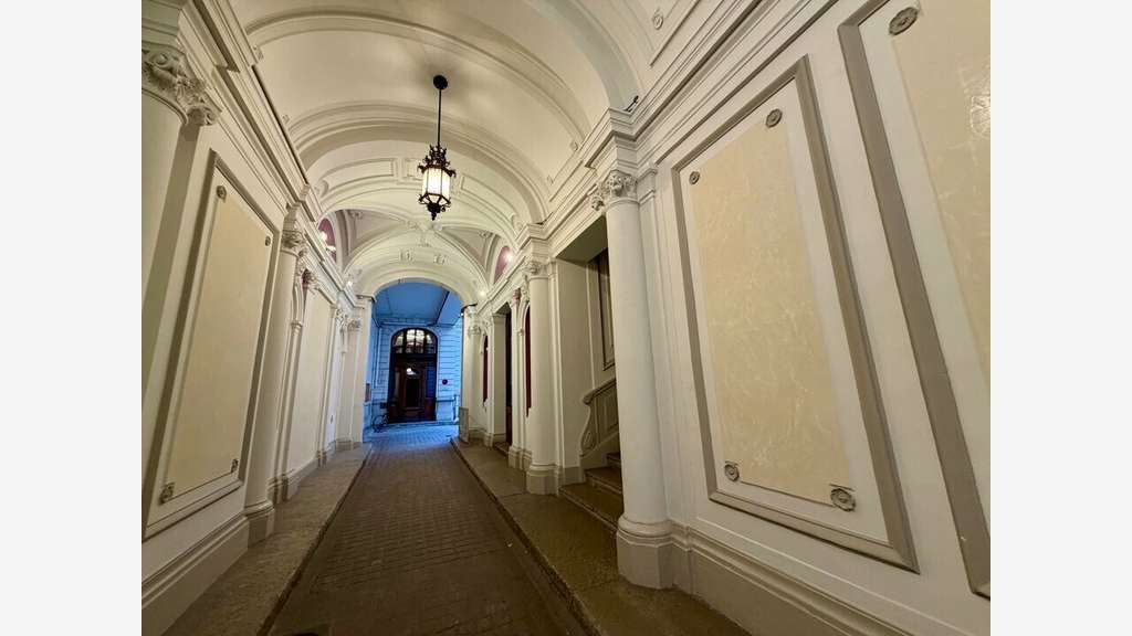 Local commercial de 225m² à louer à Lyon 69006