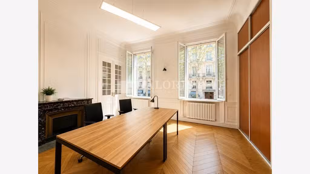 Local commercial de 225m² à louer à Lyon 69006