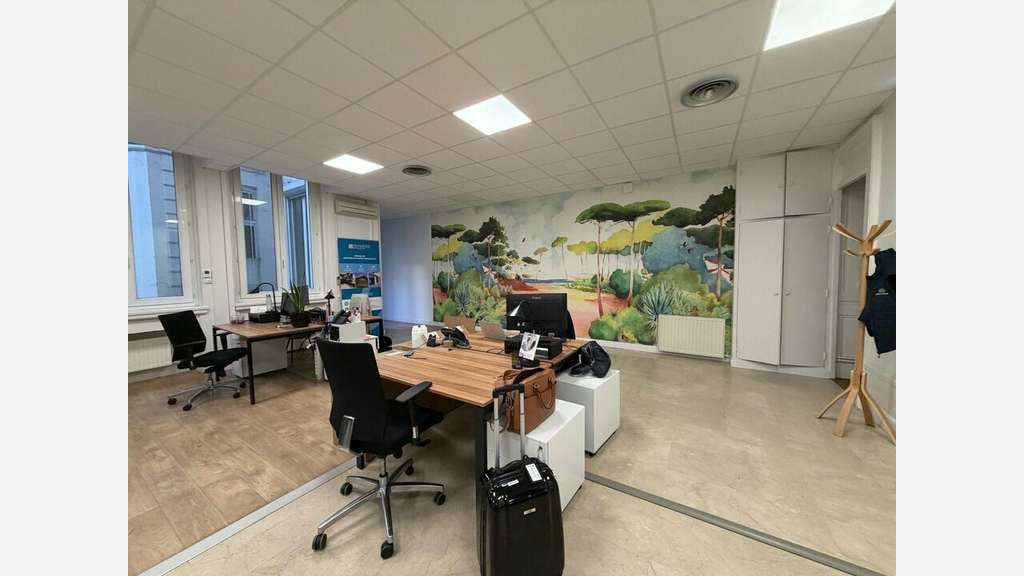 Local commercial de 225m² à louer à Lyon 69006
