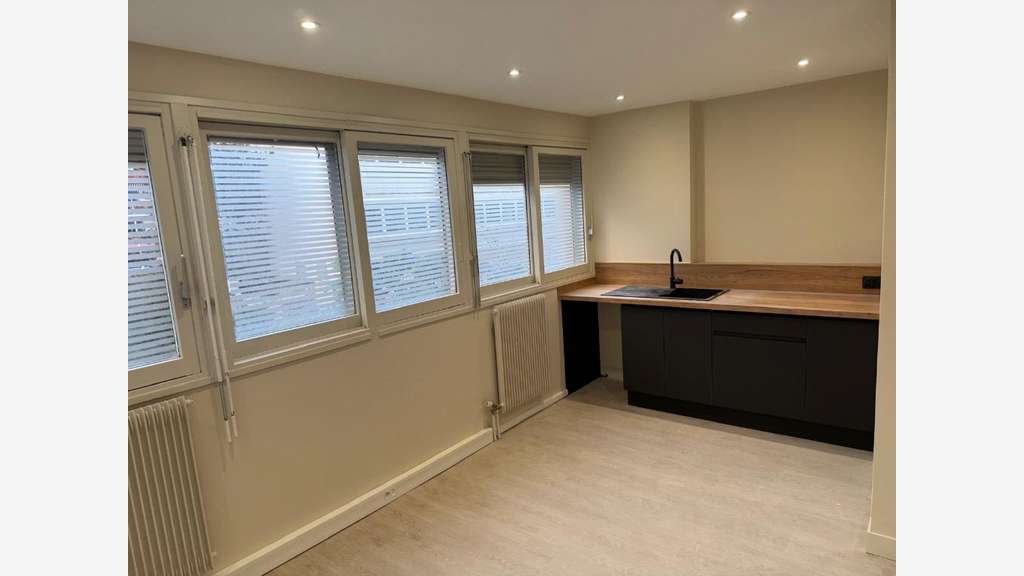 A louer bureaux de 247m² à Lyon 69006 Garibaldi