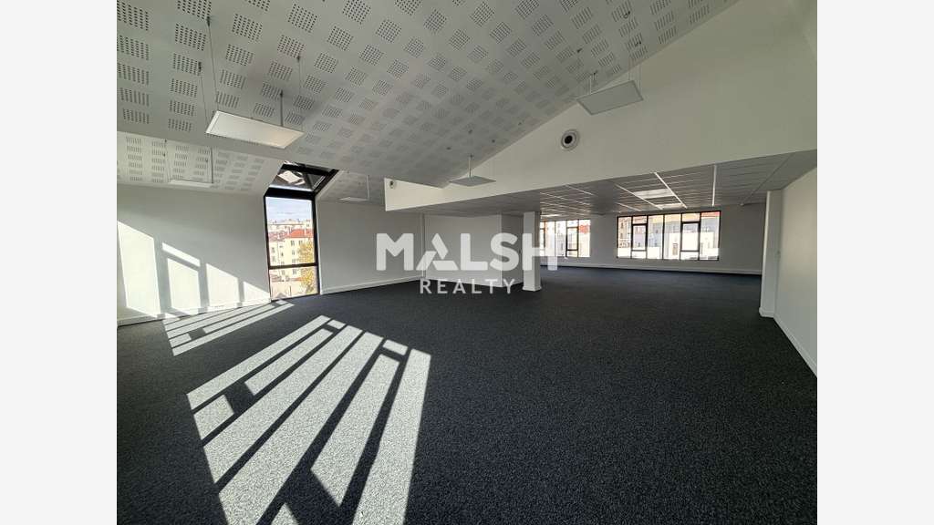 Bureaux à louer 339m² à Lyon 7 Gerland Jean-Macé