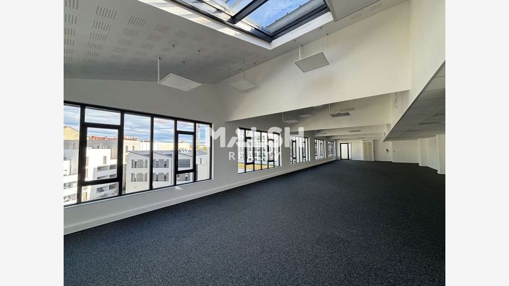 Bureaux à louer 339m² à Lyon 7 Gerland Jean-Macé