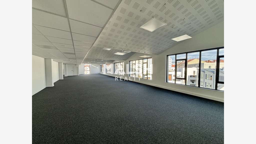 Bureaux à louer 339m² à Lyon 7 Gerland Jean-Macé