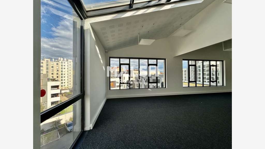 Bureaux à louer 339m² à Lyon 7 Gerland Jean-Macé