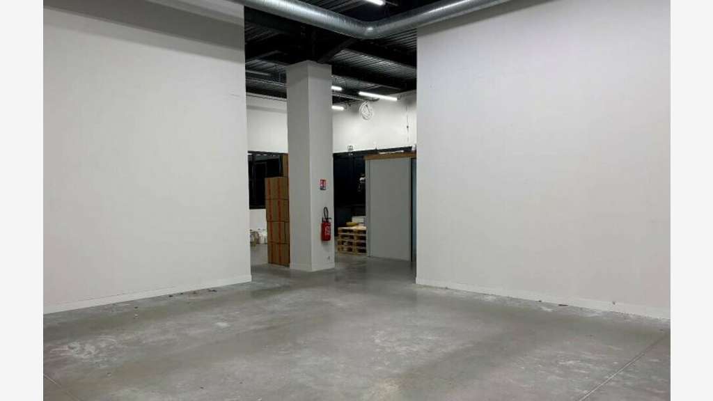 Bureaux 725m² divisibles R+2 à louer à Lyon 7e
