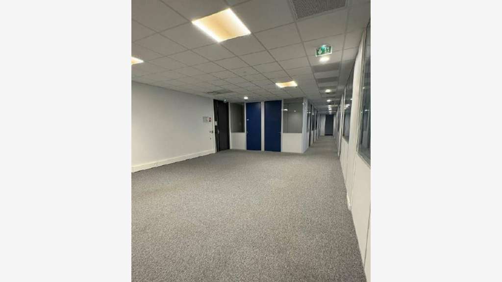 Bureaux 725m² divisibles R+2 à louer à Lyon 7e