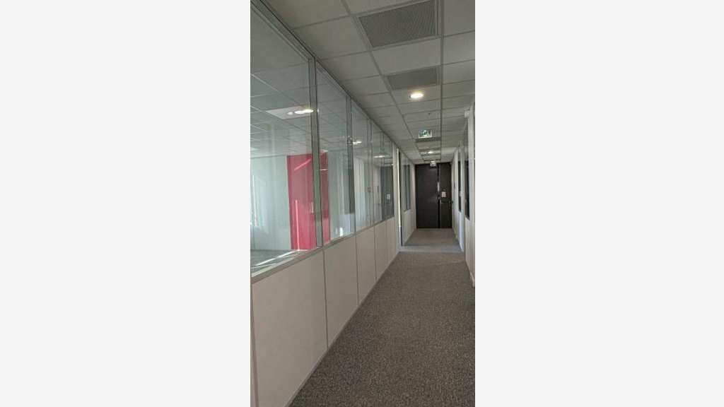 Bureaux 725m² divisibles R+2 à louer à Lyon 7e