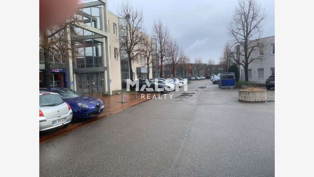 Bureaux rénovés de 110m² à louer à Lyon 7 Gerland