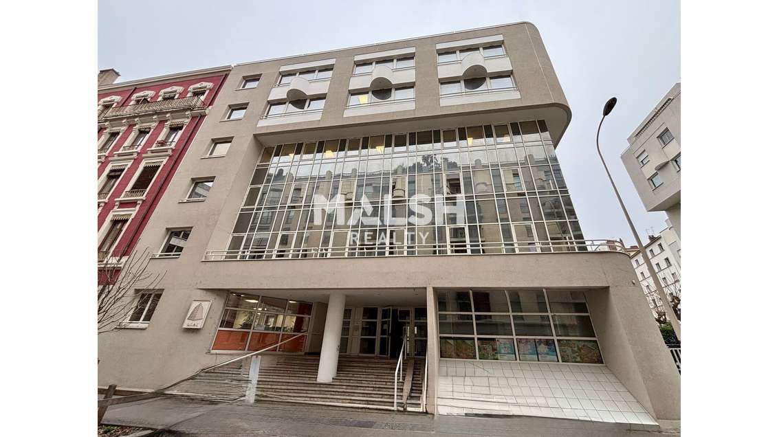 A louer bureaux 90m² et parkings Lyon 7e Jean Macé