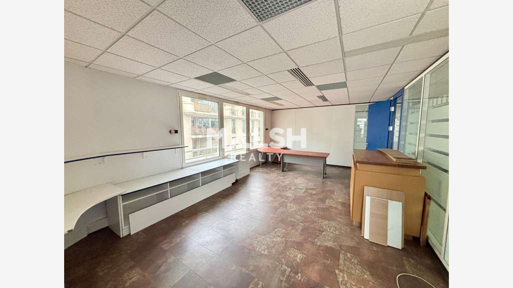 A louer bureaux 90m² et parkings Lyon 7e Jean Macé