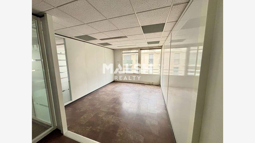 A louer bureaux 90m² et parkings Lyon 7e Jean Macé