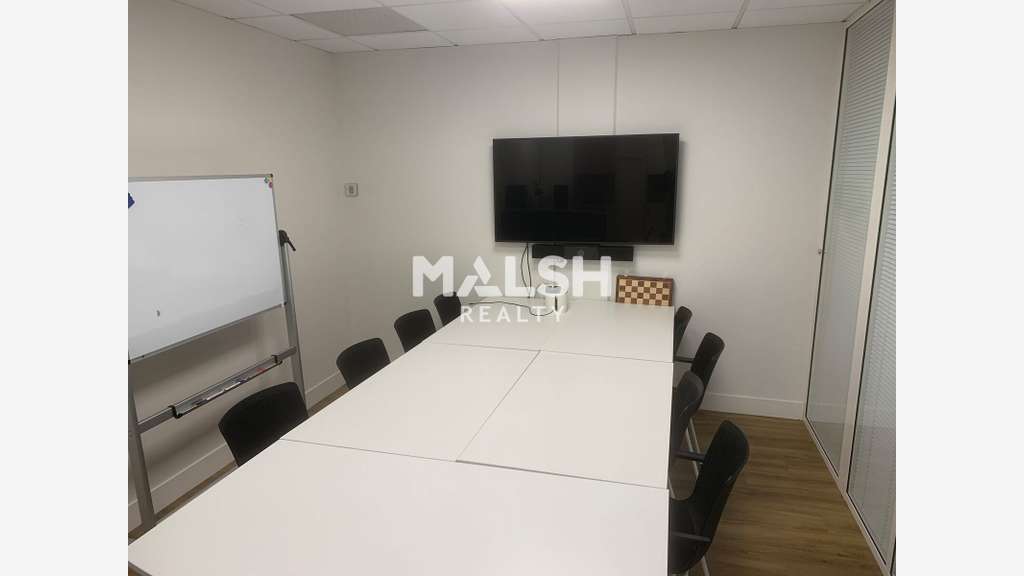 Bureaux 110m² à louer à Lyon 7e Gerland