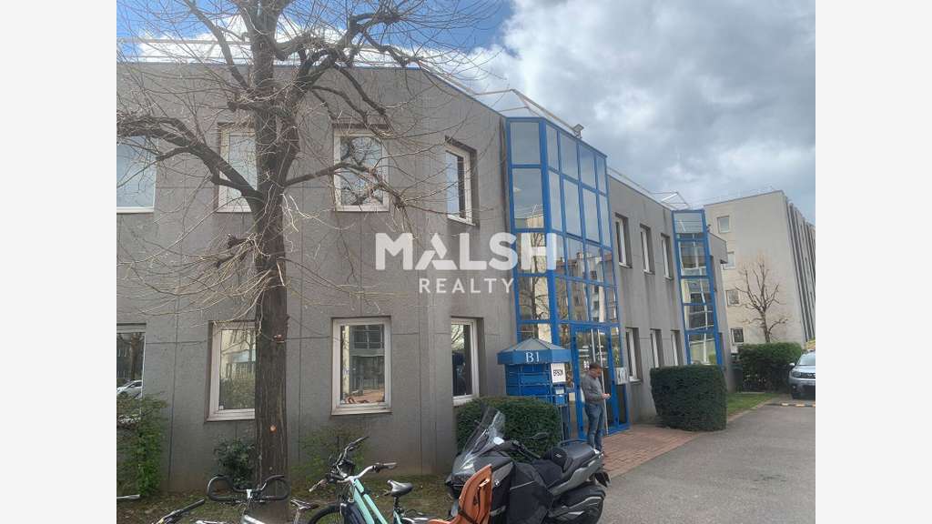Bureaux 152m²rénovés à louer à Lyon 7e Gerland 