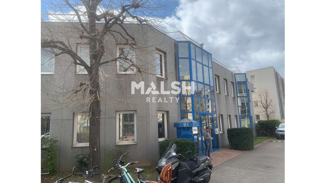 Bureaux 152m²rénovés à louer à Lyon 7e Gerland 