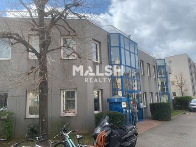 Bureaux 152m²rénovés à louer à Lyon 7e Gerland 