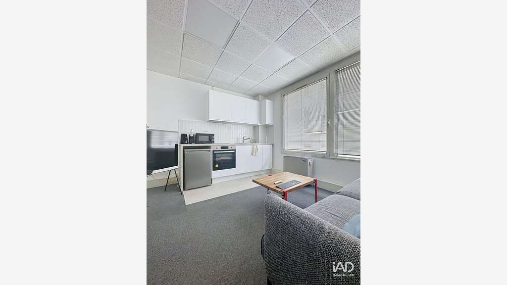 A louer bureaux partagés 6m² R+3 Lyon 7e Jean Macé