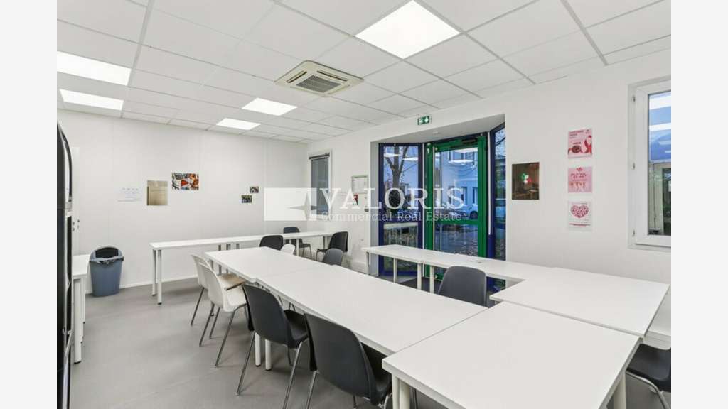 Bureaux climatisés sur 2 niveaux à louer à Lyon 7e