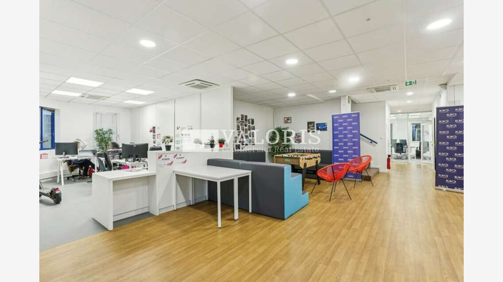 Bureaux climatisés sur 2 niveaux à louer à Lyon 7e