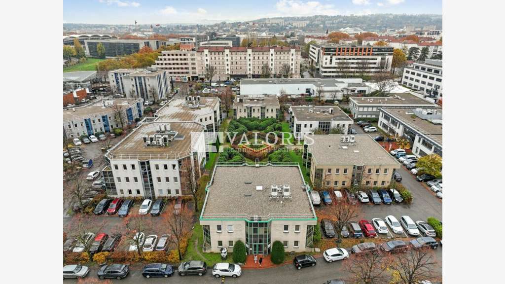 Bureaux climatisés sur 2 niveaux à louer à Lyon 7e