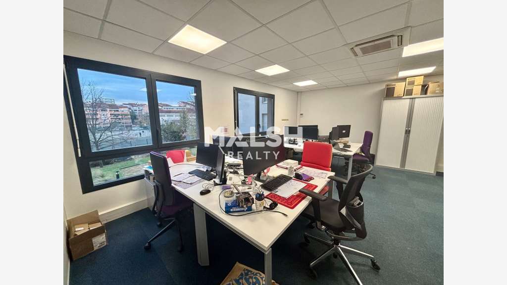 A louer bureaux 135m² 2 parkings Lyon 7e