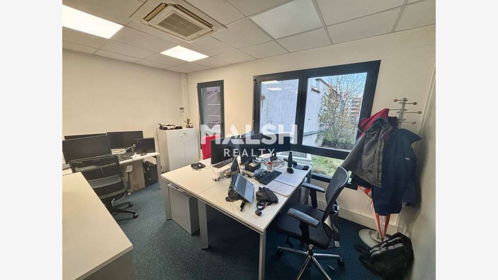 A louer bureaux 135m² 2 parkings Lyon 7e