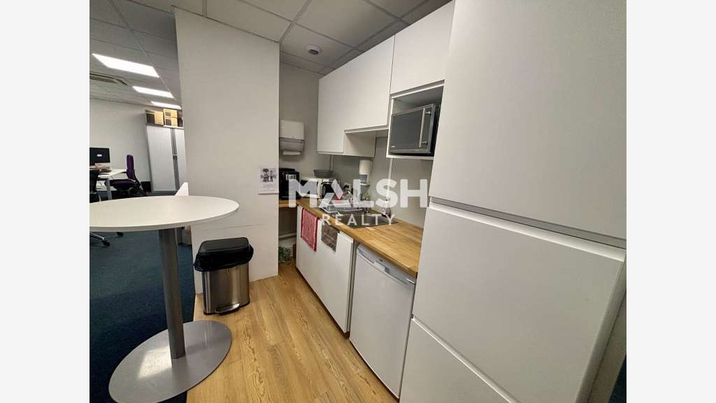 A louer bureaux 135m² 2 parkings Lyon 7e
