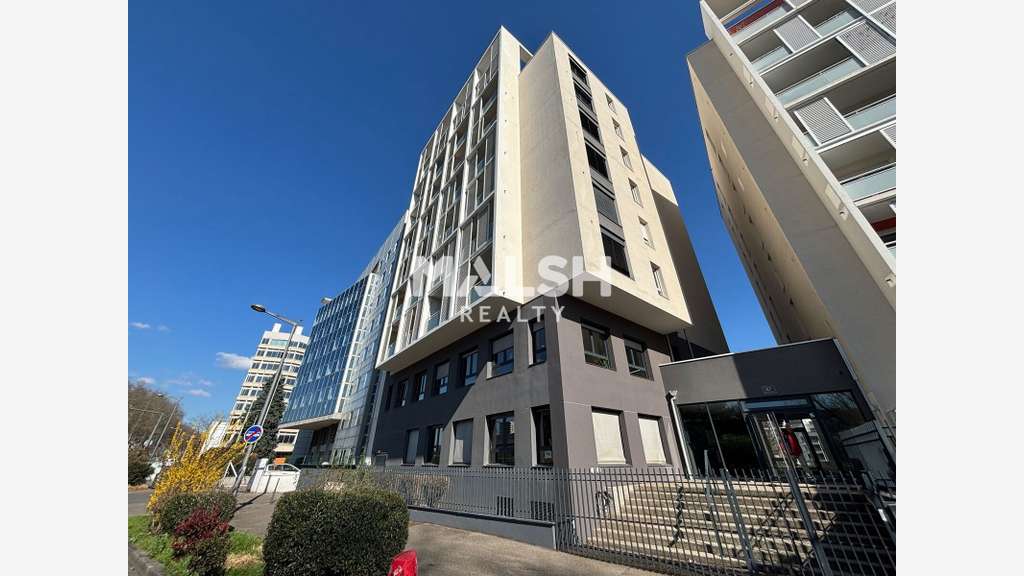 A louer bureaux 135m² 2 parkings Lyon 7e