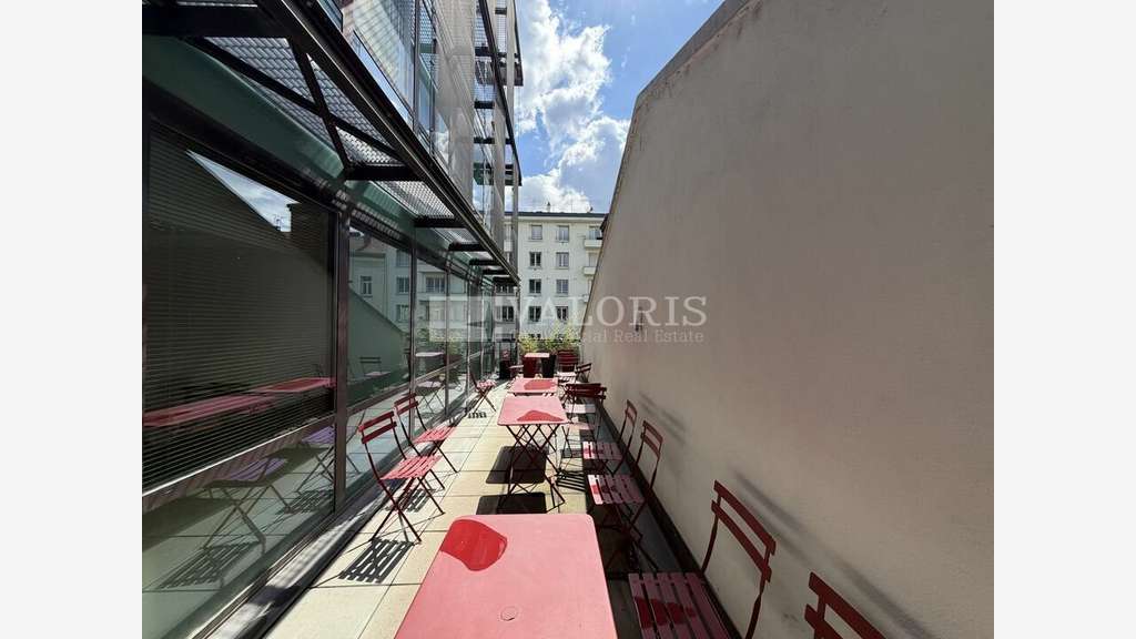 Bureaux lumineux avec terrasse à louer à Lyon 7e