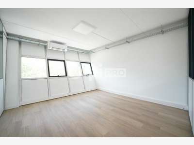 Bureaux de 175m² à louer en R+5 à Lyon 69007
